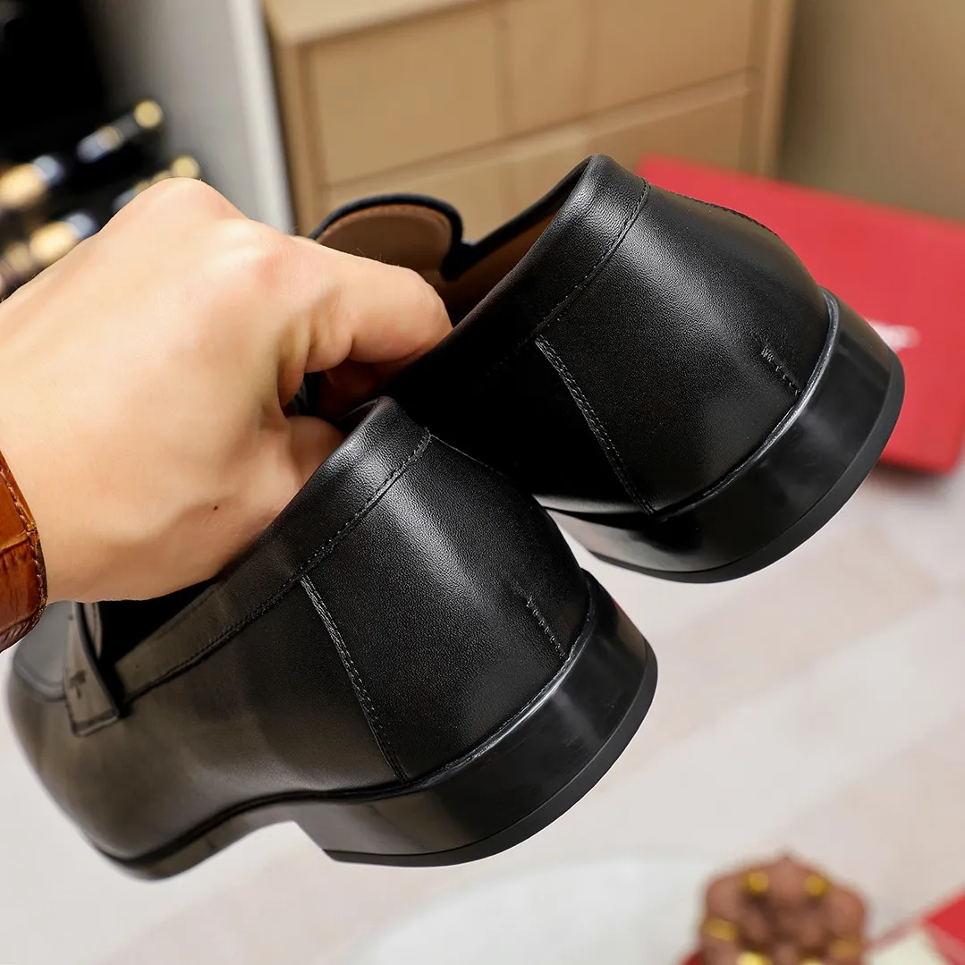 Men's shoes 💰600 🕷🕷🐂【Ferragamo】 Popular fashion casual shoes🇨🇳Official website counter 1:1 production, original mold opening💯Good quality can be seen, imported high-end first-layer pebbled calfskin, water-dyed🐂leather lining🌿very clear texture, high-quality waterproof, non-slip and wear-resistant outsole🎋high quality and low price, truly handmade🍓, 5 colors available! Code number 38-44 (45. To be customized)